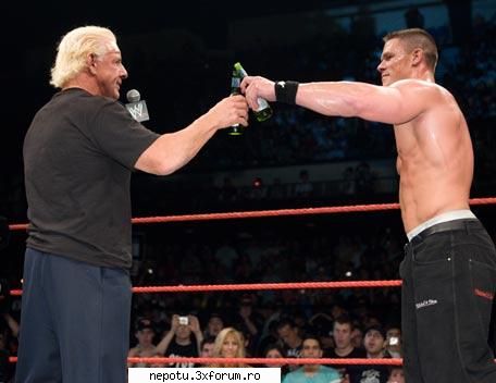 favoritu meu john cena in dreapta si o mare legenda in stanga ric flair poze