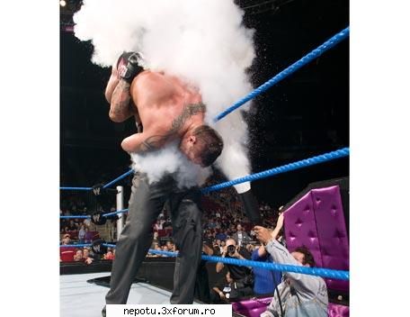 taker prinzandul pe randy orton intrun tombstone piledriver poze